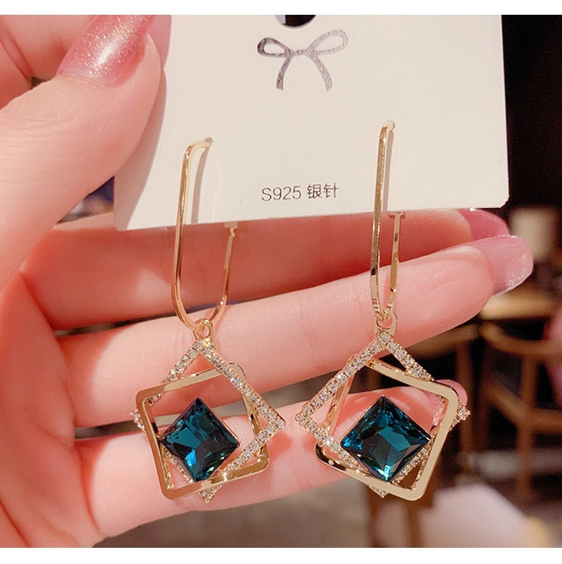 Geometric Tripple Squares Earrings