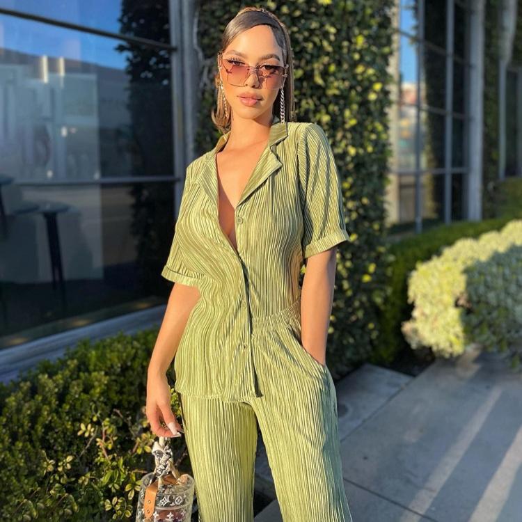 Short Sleeve Shirts  2 Pieces Sexy Green Pleated Trouser Suits