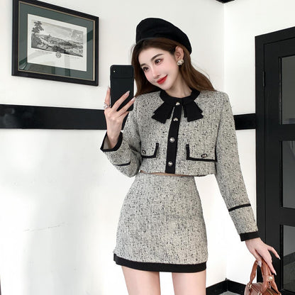 Age-reducing Bow Coat Plus Skirt Outfit