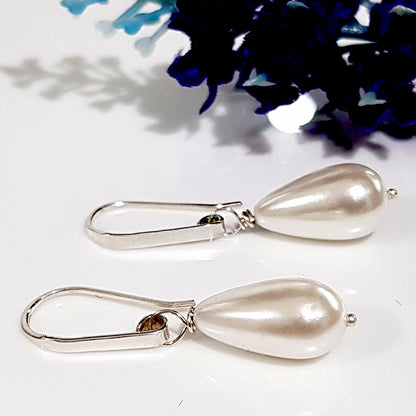 Dew Drop - Teardrop Shell pareloorbellen